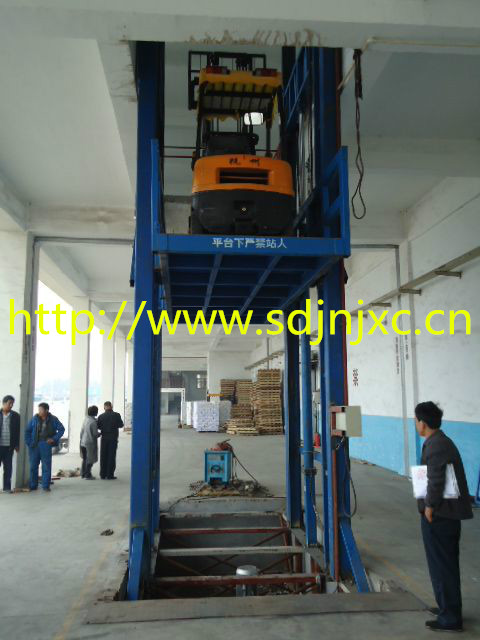 導軌式升降貨梯(點擊查看)